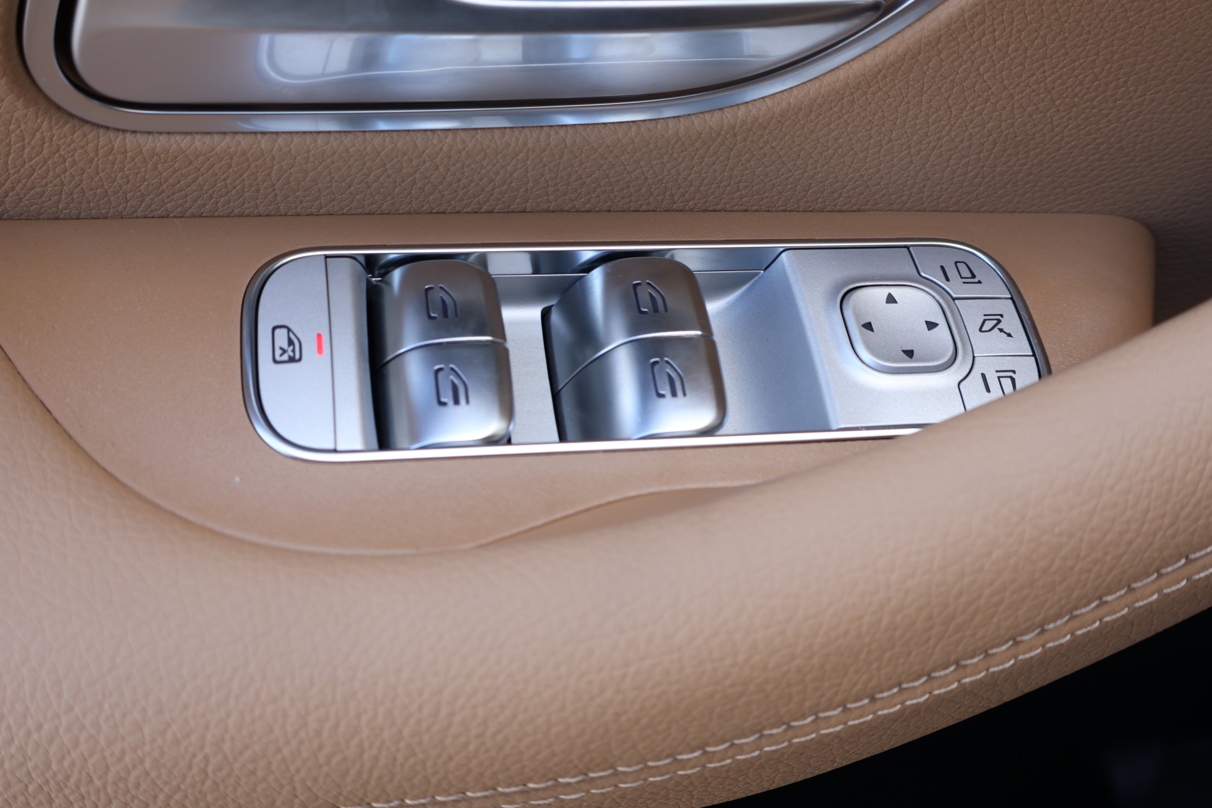New 2026 Mercedes-Benz GLS 580 4MATIC image 14