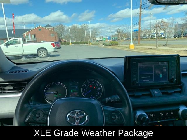 Used 2020 Toyota RAV4 XLE w/ XLE Grade Weather Package image 17