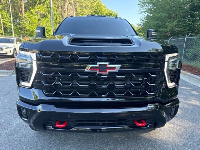 Used 2025 Chevrolet Silverado 2500 ZR2 w/ Technology Package AWD/4WD image 10