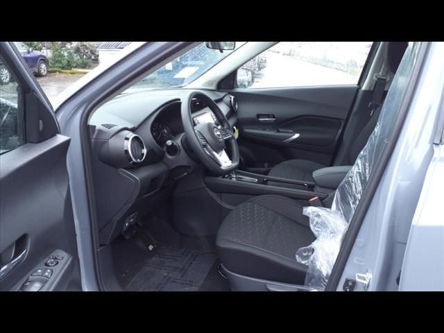 Used 2024 Nissan Kicks SV w/ Exterior Package FWD image 14
