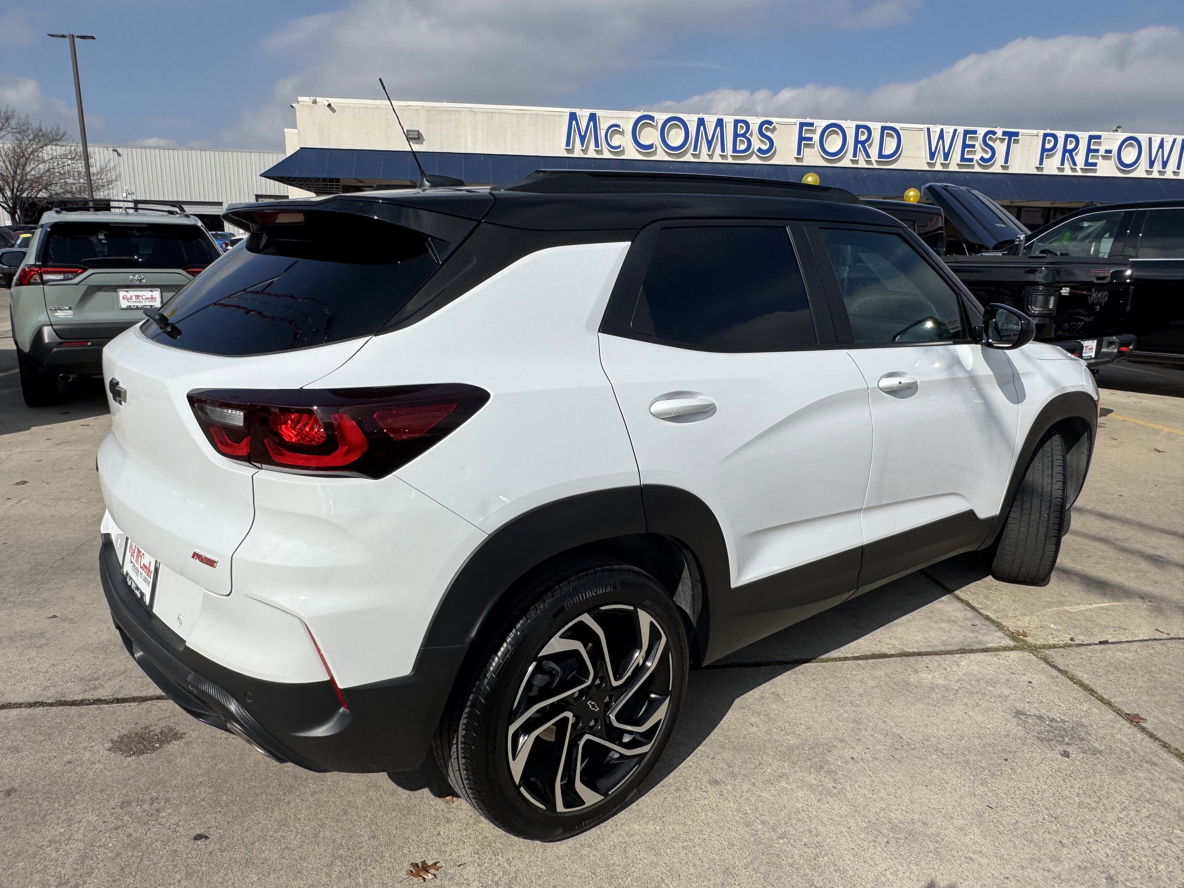 Used 2024 Chevrolet TrailBlazer RS w/ Driver Confidence Package image 5