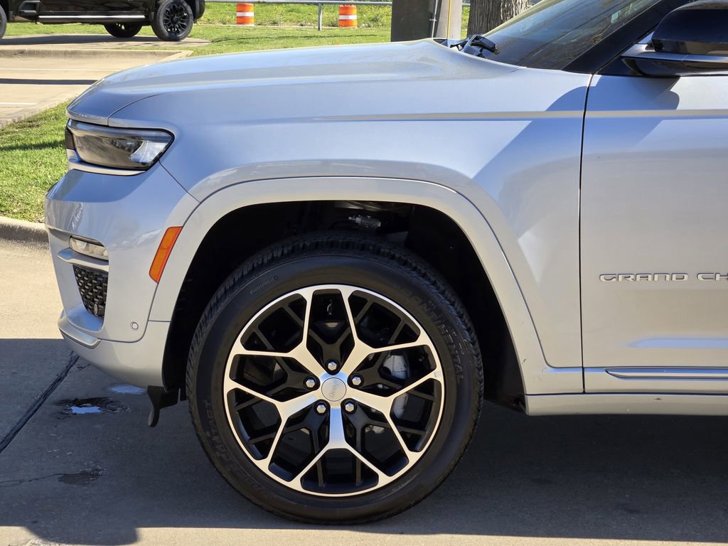 Used 2025 Jeep Grand Cherokee Summit image 10