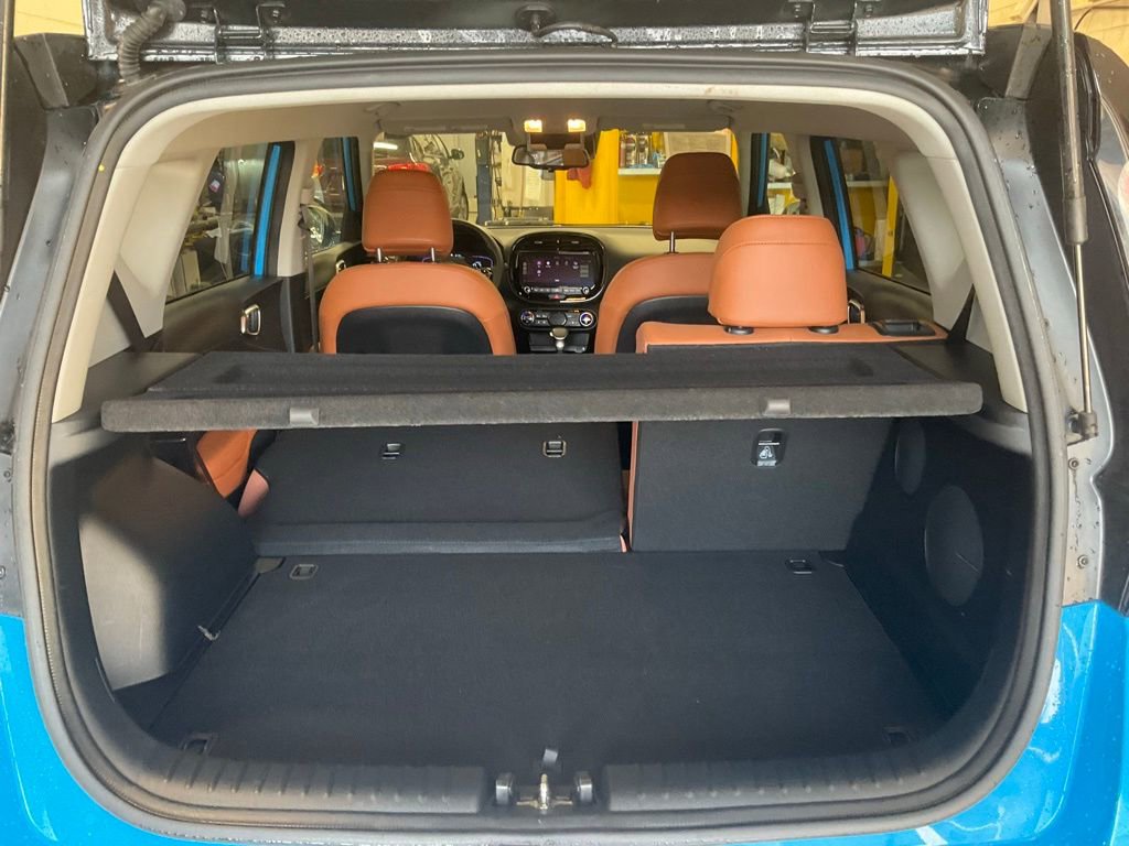 Used 2025 Kia Soul EX FWD image 29