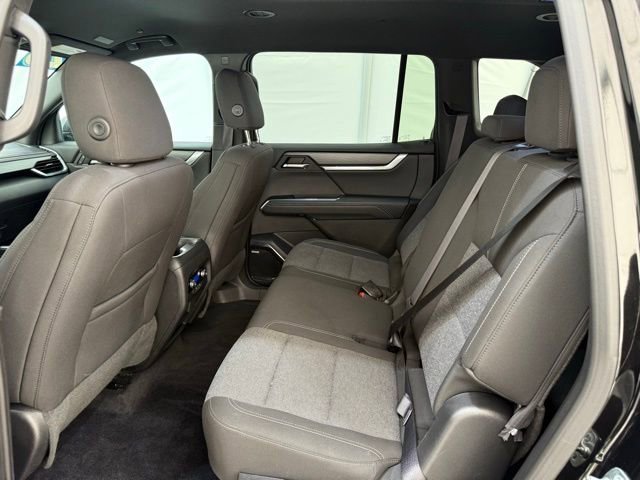 Used 2025 GMC Acadia Elevation image 17