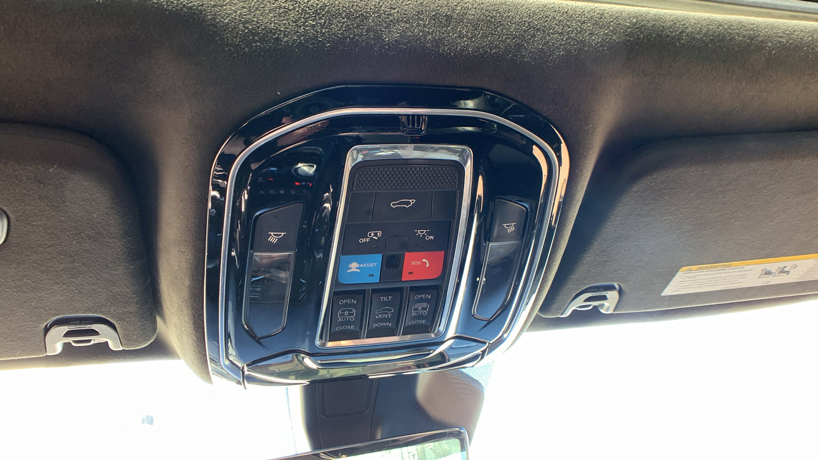 Used 2022 Jeep Grand Wagoneer Series II AWD/4WD image 15