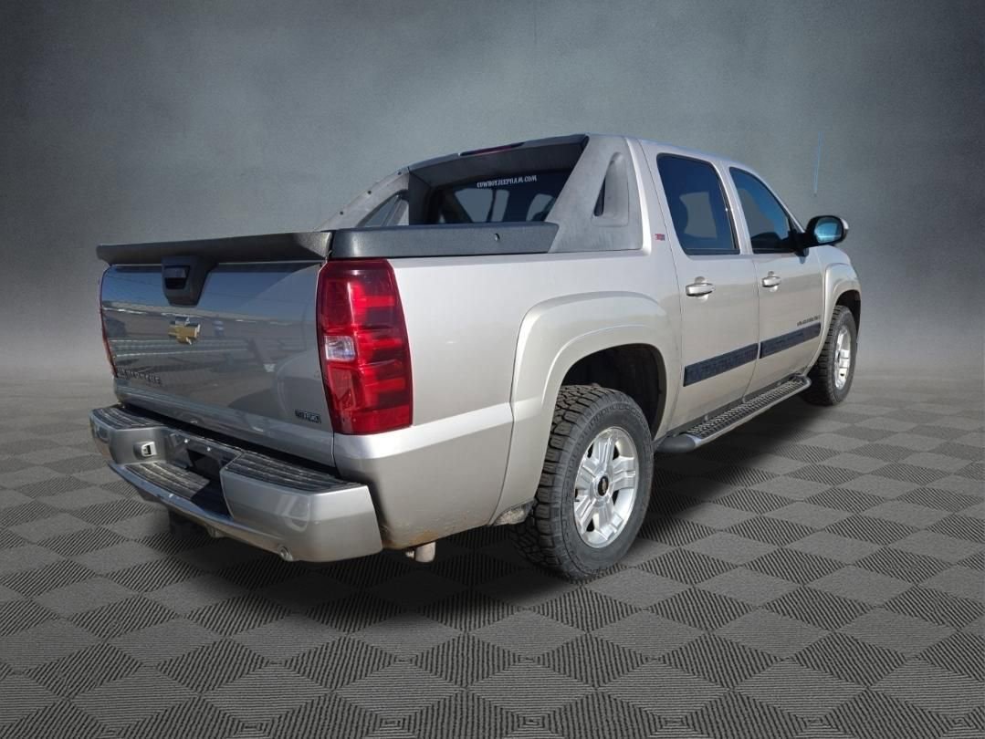 Used 2009 Chevrolet Avalanche LT w/ Luxury Package AWD/4WD image 5