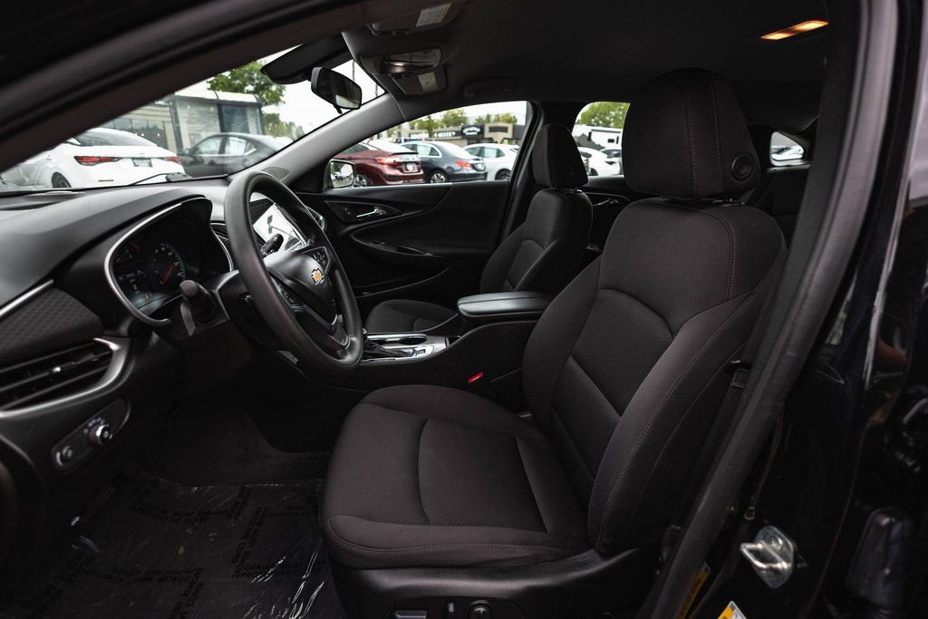 Used 2022 Chevrolet Malibu LT FWD image 17
