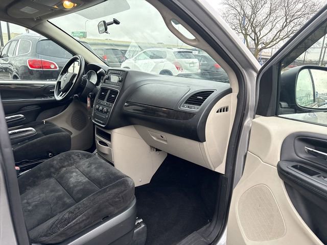 Used 2016 Dodge Grand Caravan SE w/ SE Plus Package image 22