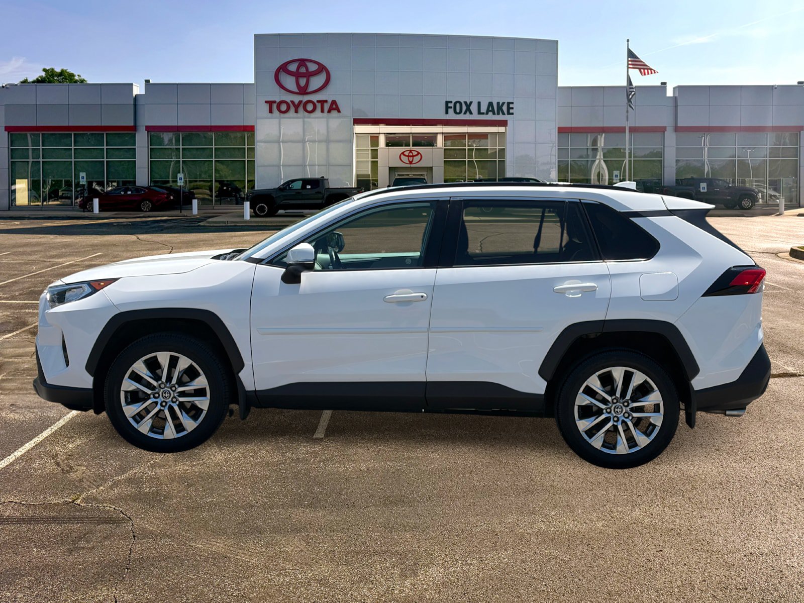 Used 2020 Toyota RAV4 XLE Premium AWD/4WD image 2