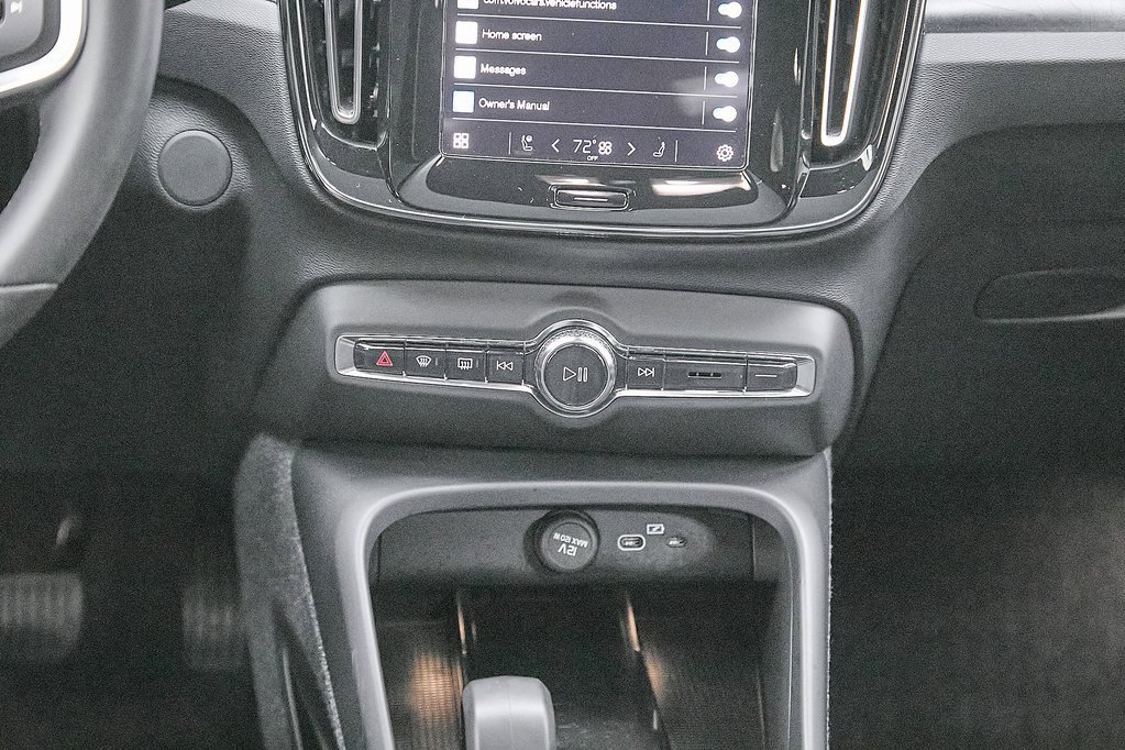 Certified 2023 Volvo XC40 Recharge Ultimate w/ Protection Package Premier image 31