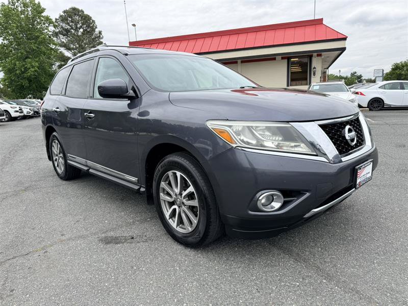 Used 2013 Nissan Pathfinder SL w/ Cargo Pkg FWD image 3