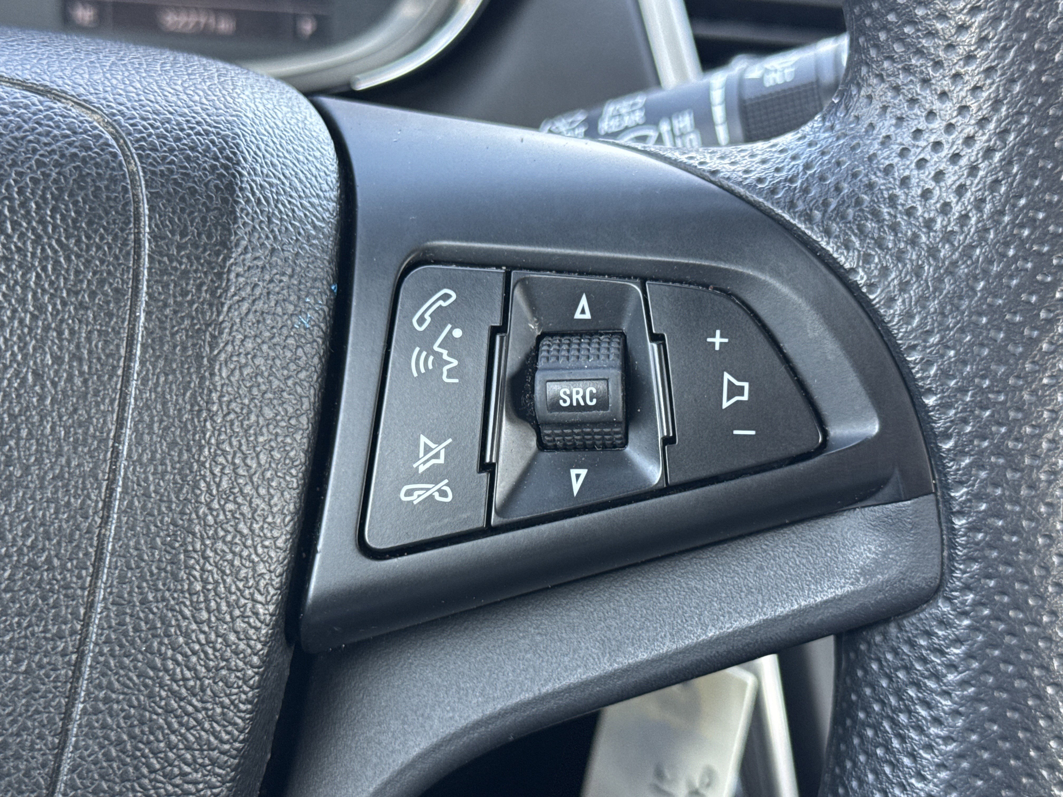 Used 2018 Chevrolet Trax LS image 16