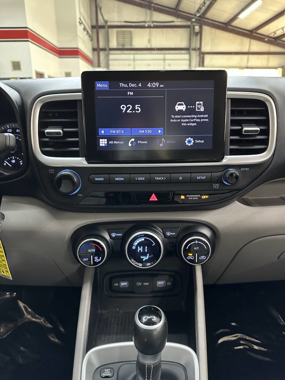 Used 2022 Hyundai Venue SEL w/ Cargo Package image 28