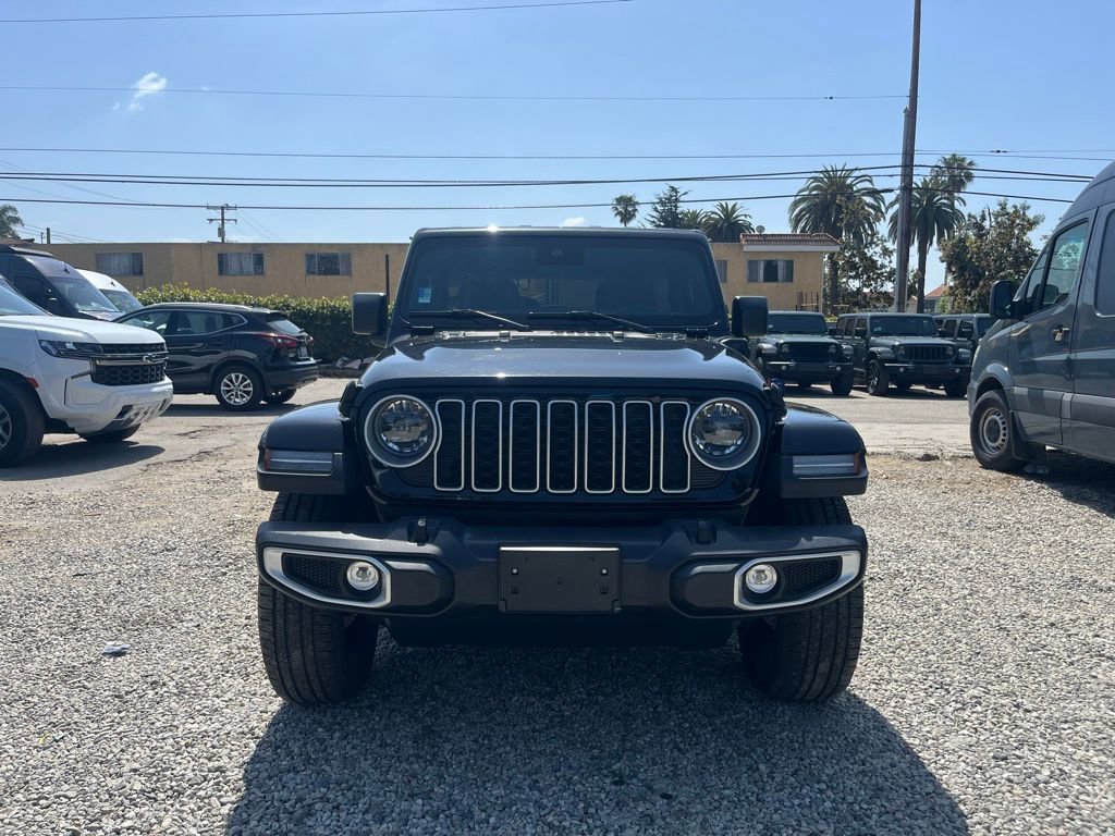 Used 2025 Jeep Wrangler Unlimited Sahara AWD/4WD image 2