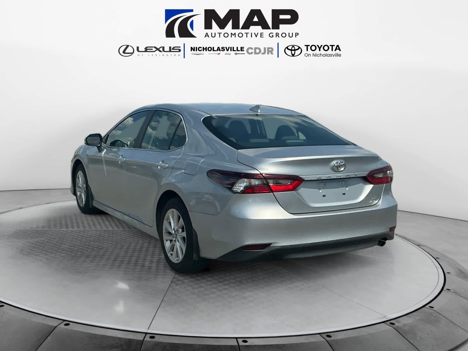 Used 2023 Toyota Camry LE AWD/4WD image 3