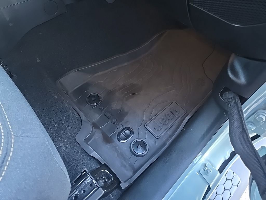 Used 2024 Jeep Wrangler Sport S image 75