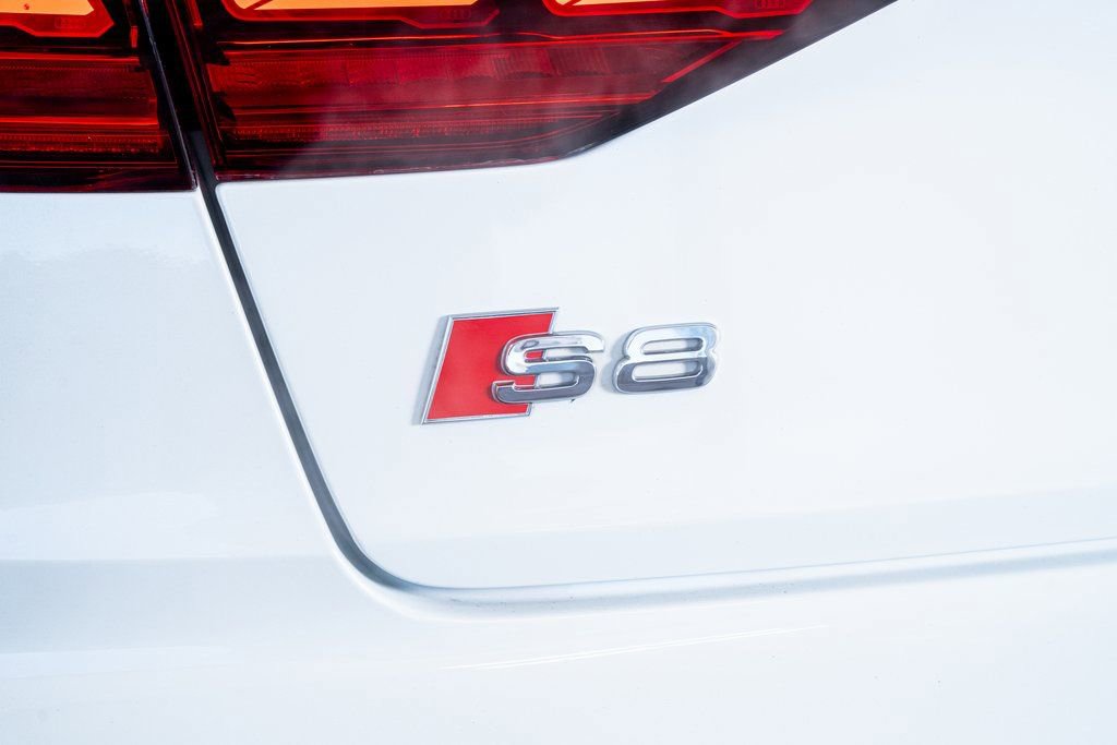 Used 2020 Audi S8 L w/ S8 Executive Package image 25