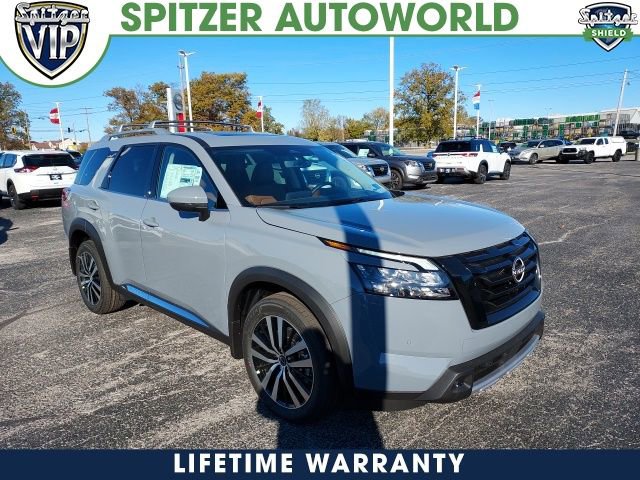 New 2025 Nissan Pathfinder Platinum w/ Lighting Package (N92)