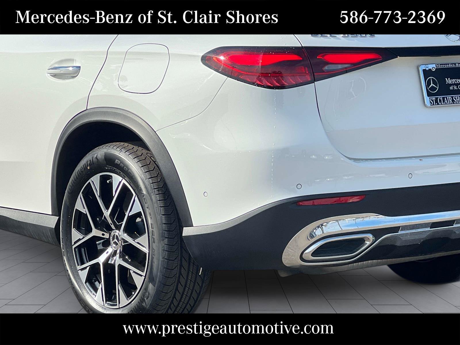 Used 2025 Mercedes-Benz GLC 350e 4MATIC image 4