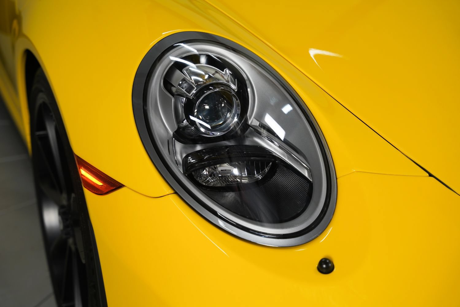 Used 2019 Porsche 911 Speedster RWD image 14