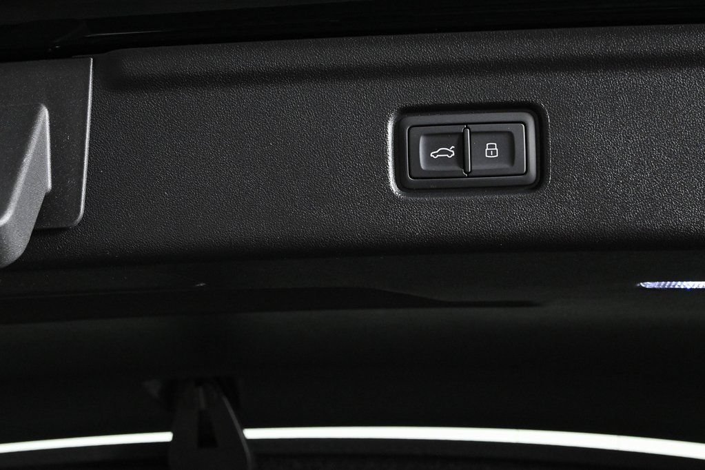 New 2025 Audi S6 e-tron Prestige AWD/4WD image 33