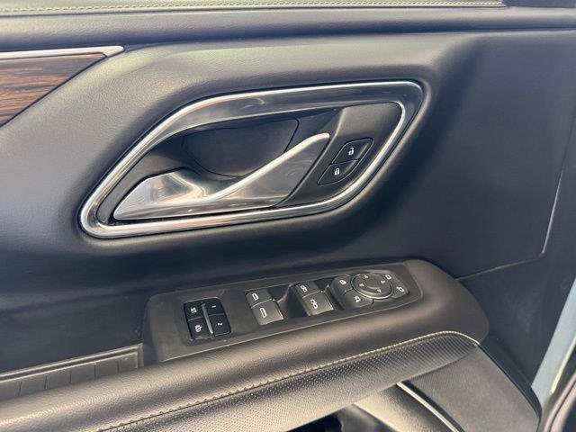 Used 2023 Chevrolet Suburban Premier AWD/4WD image 4