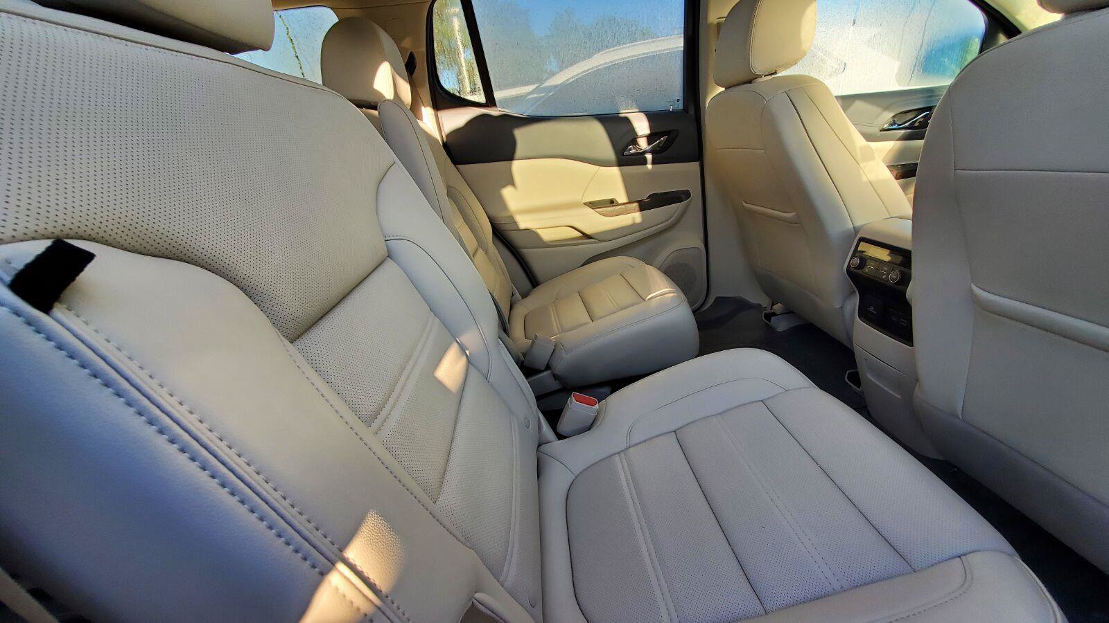 Used 2023 GMC Acadia Denali w/ Denali Technology Package AWD/4WD image 6