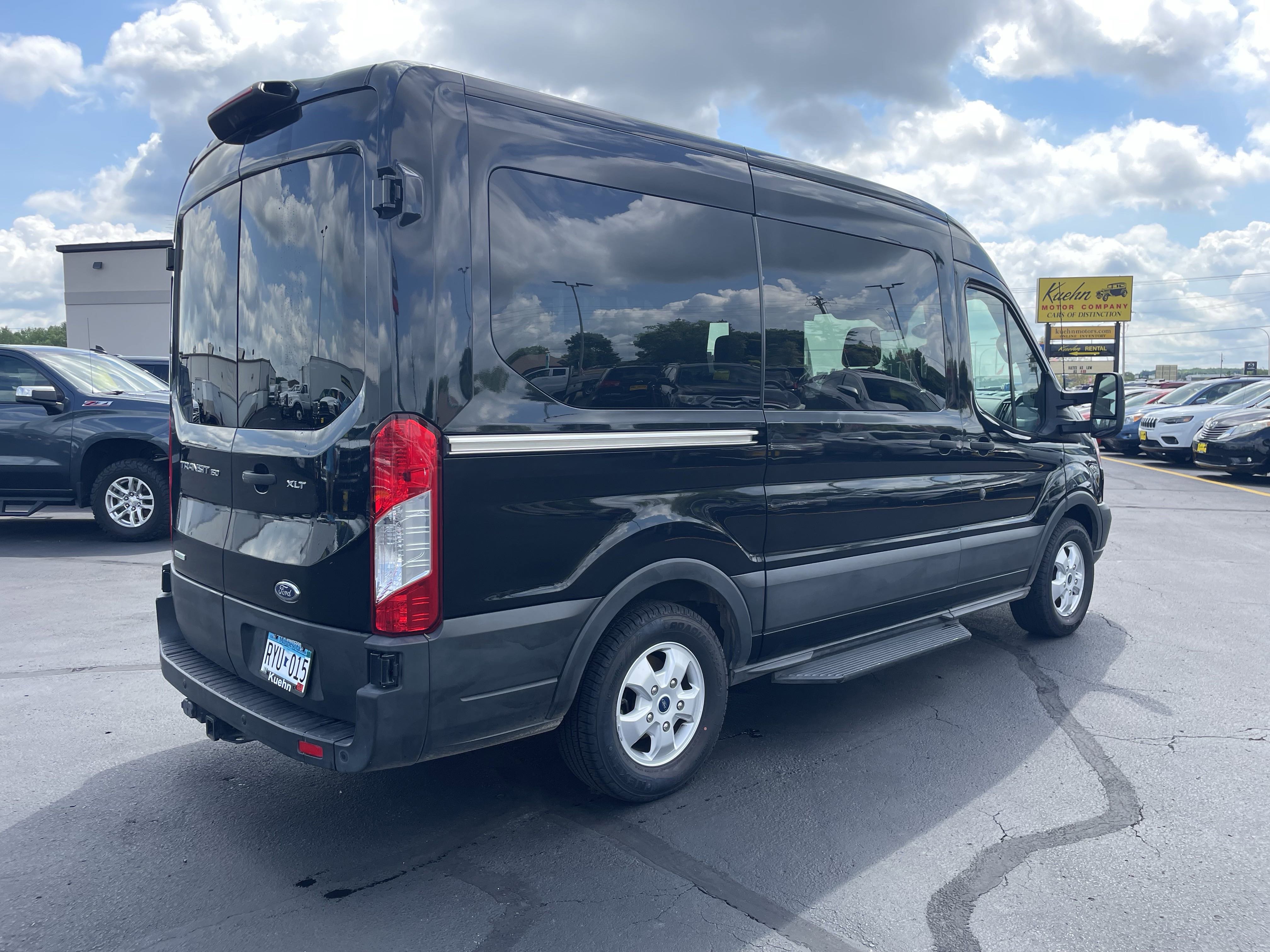 Used 2019 Ford Transit 150 XLT image 3