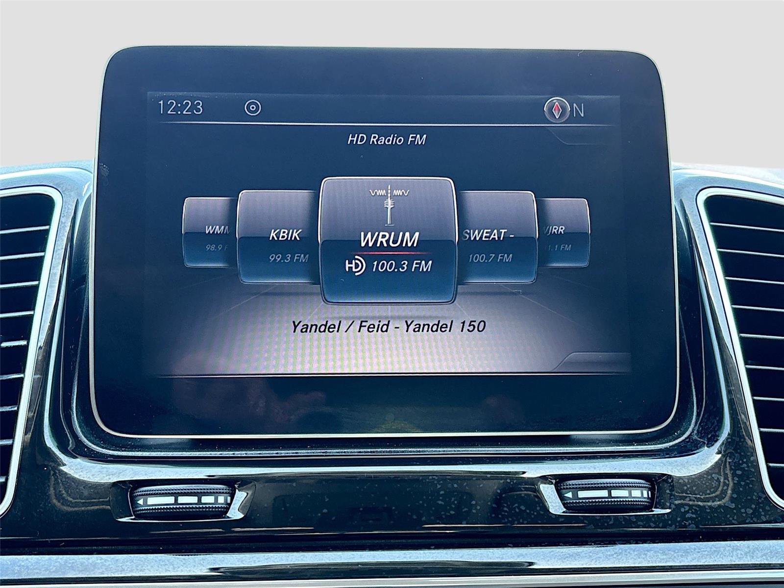 Used 2018 Mercedes-Benz GLE 350 w/ Premium 1 Package image 16