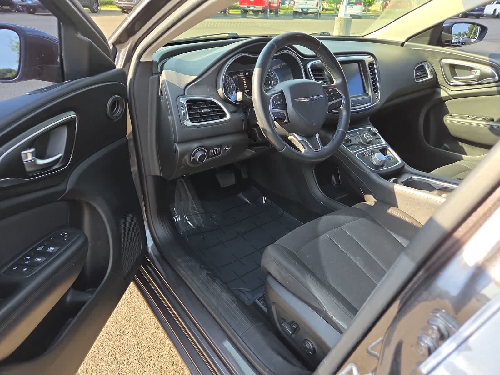 Used 2015 Chrysler 200 Limited w/ Spring Special Group FWD image 10