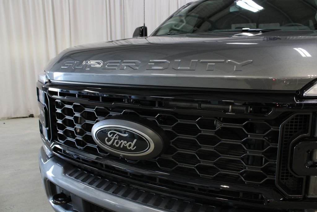 New 2026 Ford F250 Lariat w/ Black Appearance Package AWD/4WD image 33