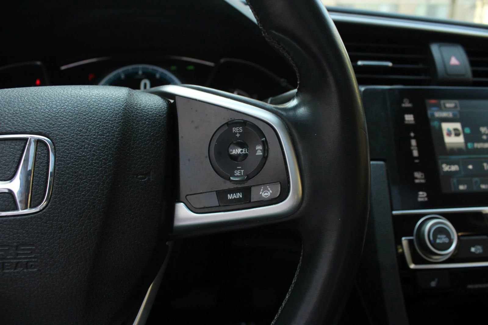 Used 2016 Honda Civic Touring image 29