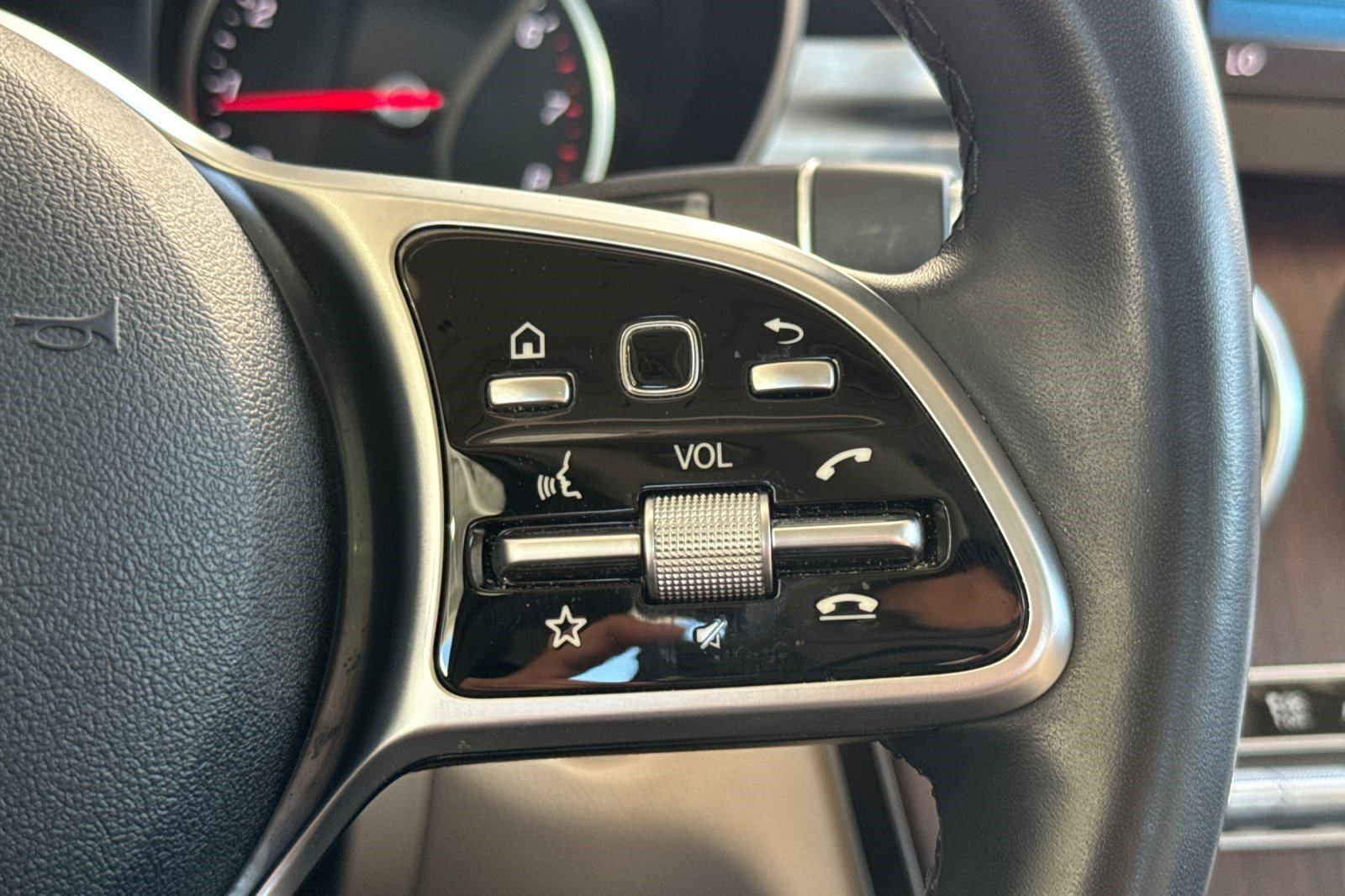 Used 2019 Mercedes-Benz C 300 4MATIC Sedan image 31