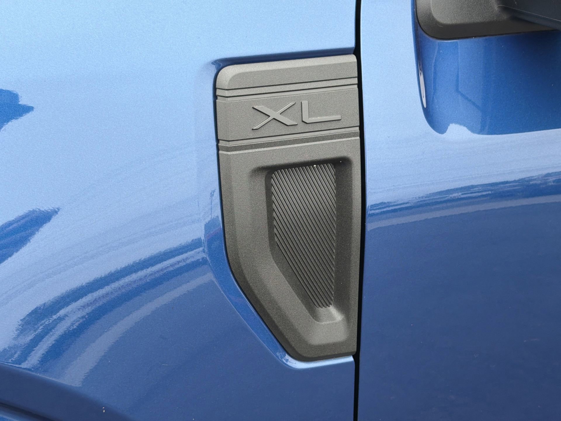 Certified 2024 Ford Maverick XL image 30