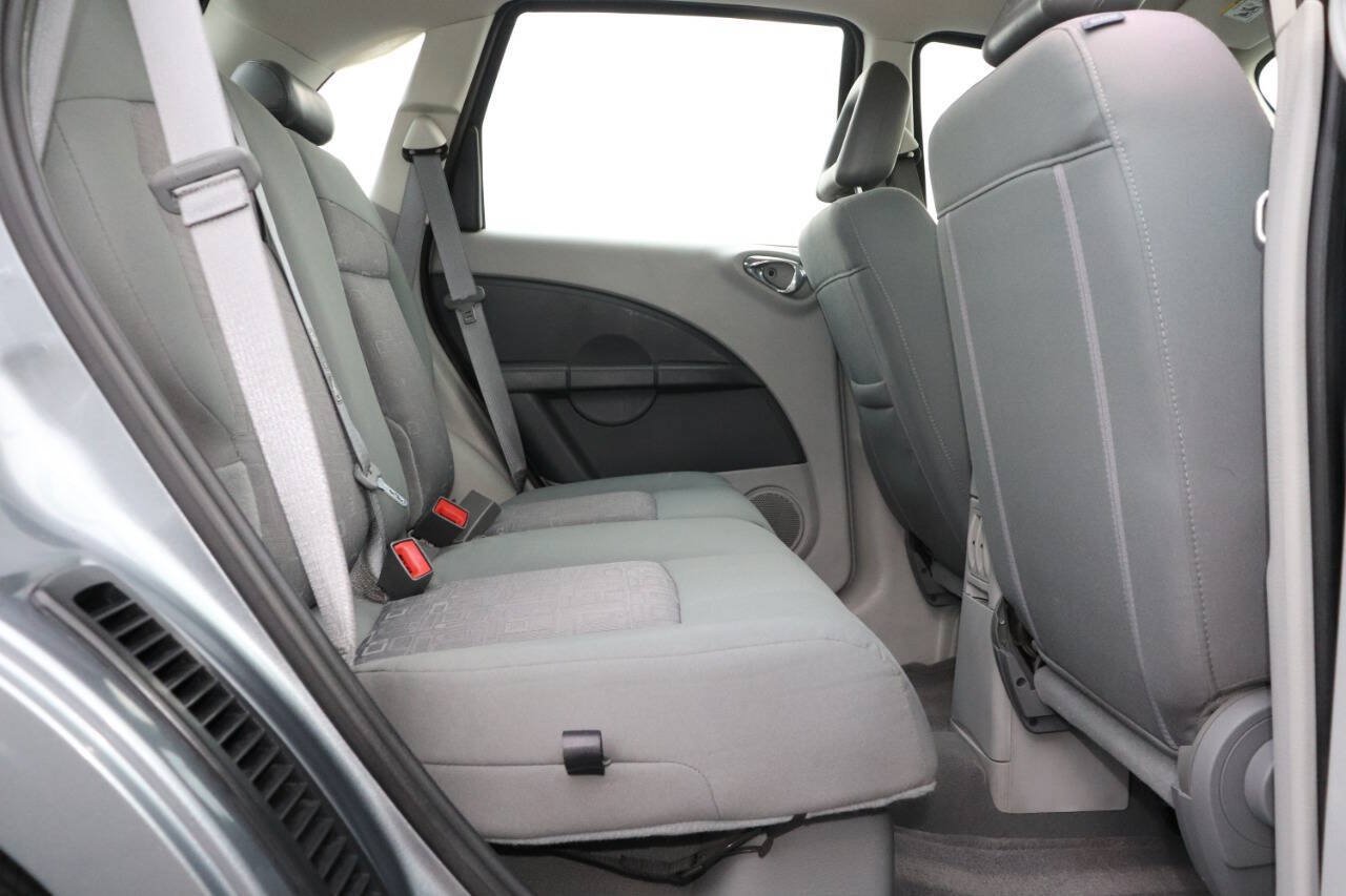 Used 2009 Chrysler PT Cruiser FWD image 27