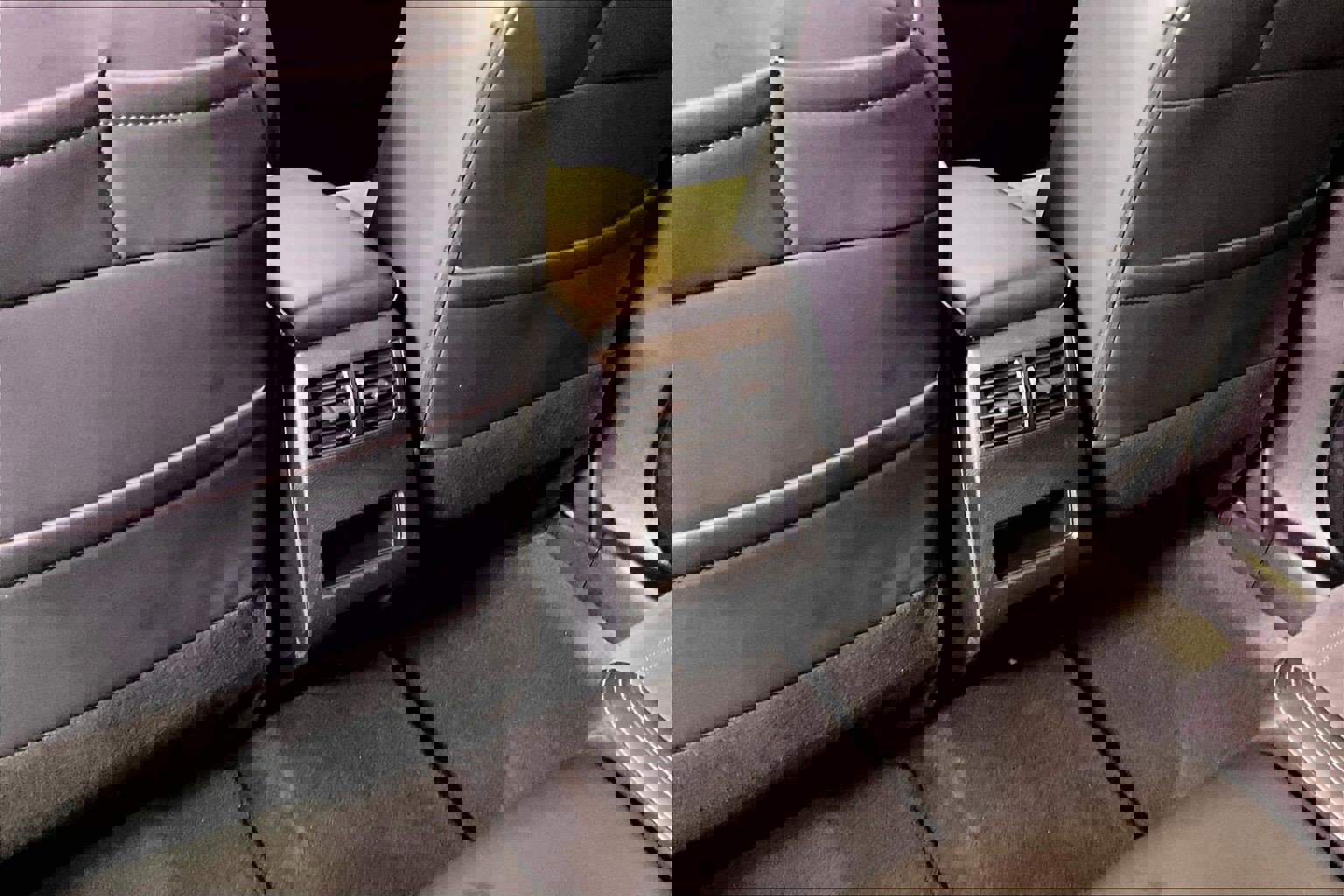 Used 2024 Mitsubishi Outlander SE image 10