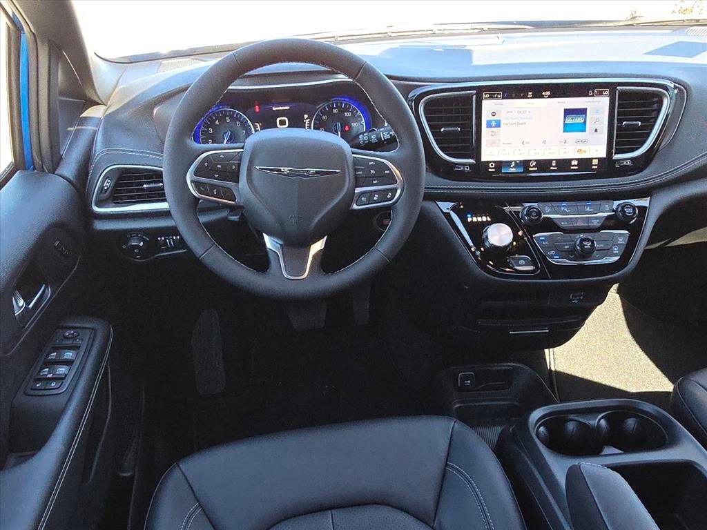 New 2026 Chrysler Pacifica Select FWD image 6