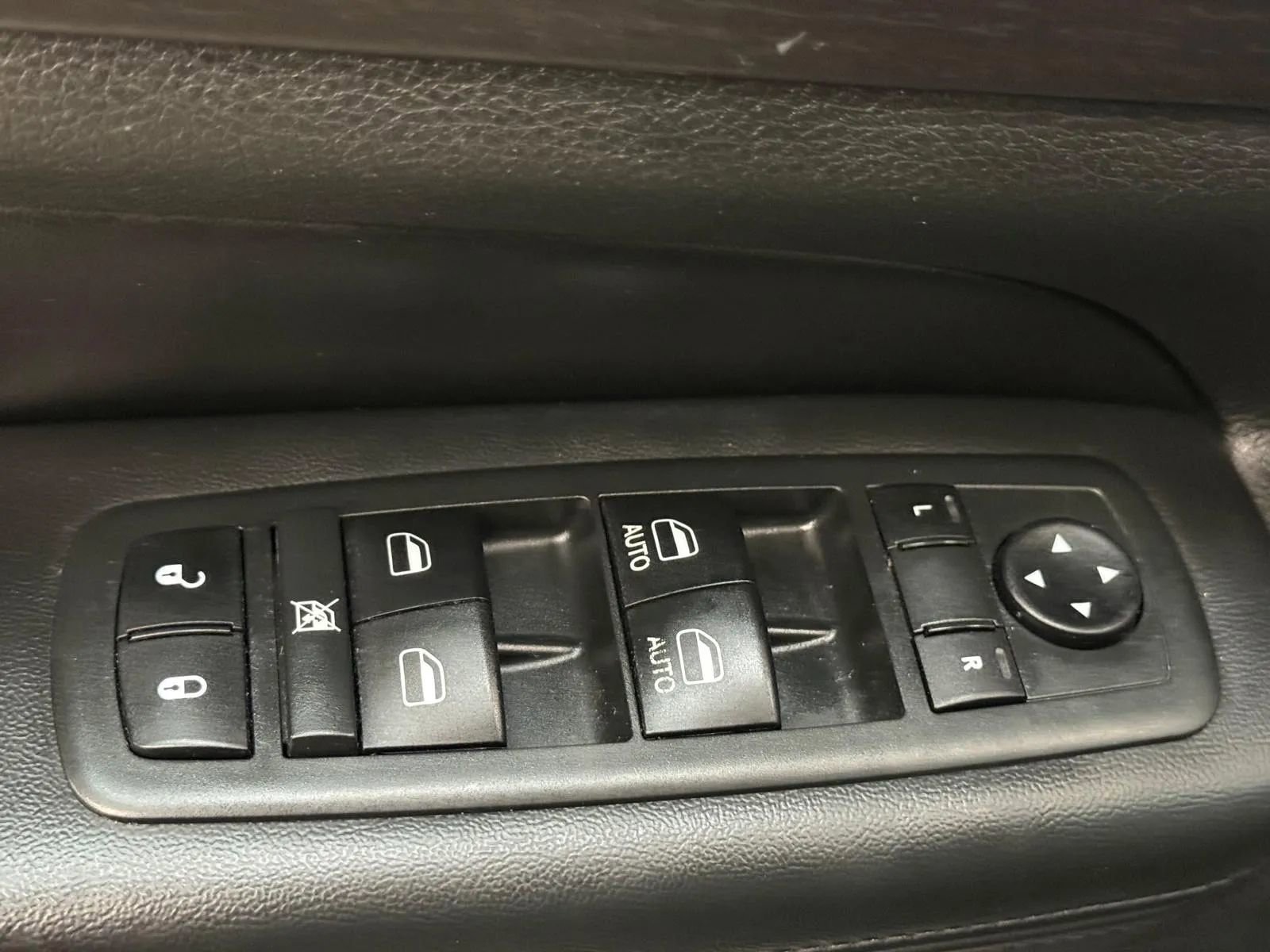 Used 2014 Jeep Grand Cherokee Laredo w/ Quick Order Package 23E image 11