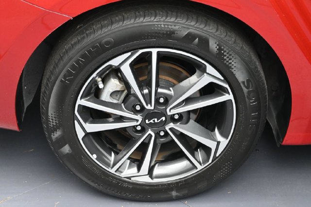 Used 2024 Kia Forte LXS FWD image 5