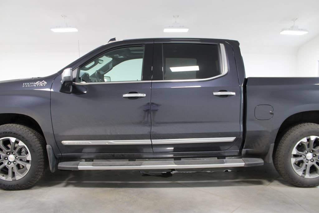 Used 2023 Chevrolet Silverado 1500 High Country w/ Technology Package AWD/4WD image 6
