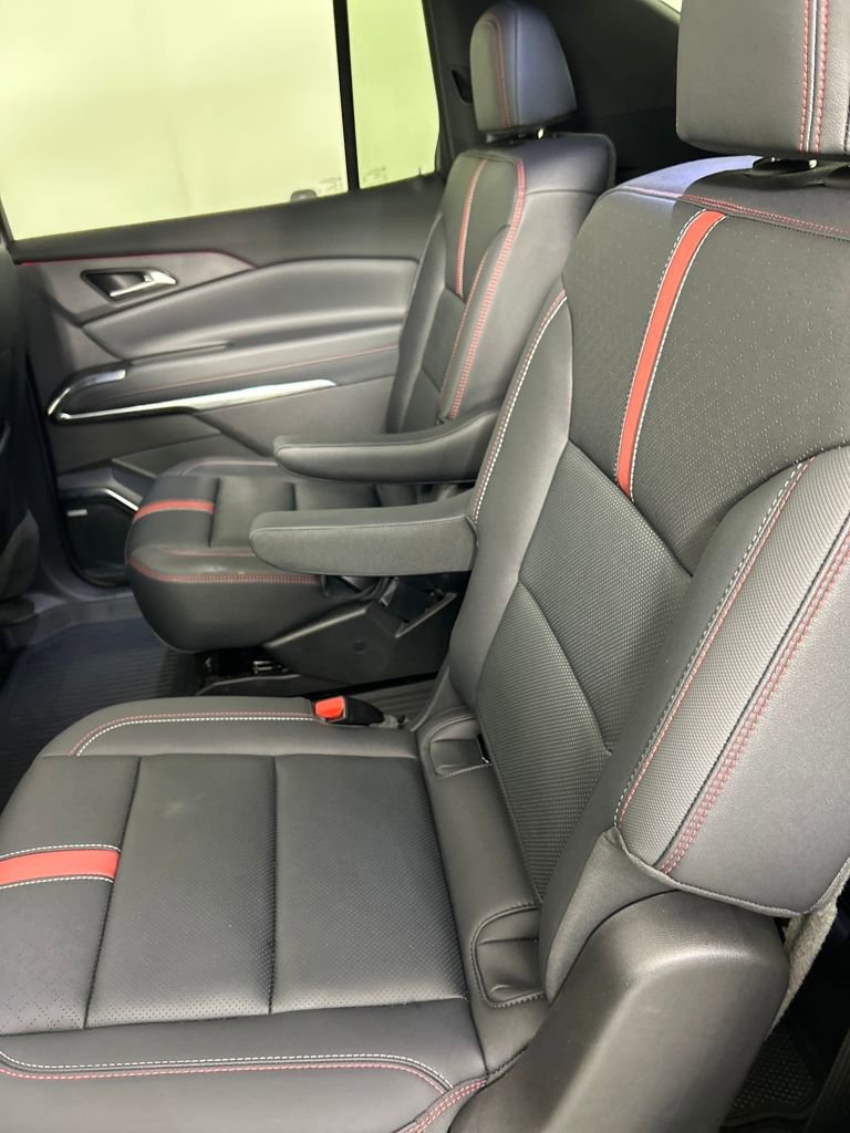 Certified 2025 Chevrolet Traverse RS w/ LPO, Floor Liner Package image 24