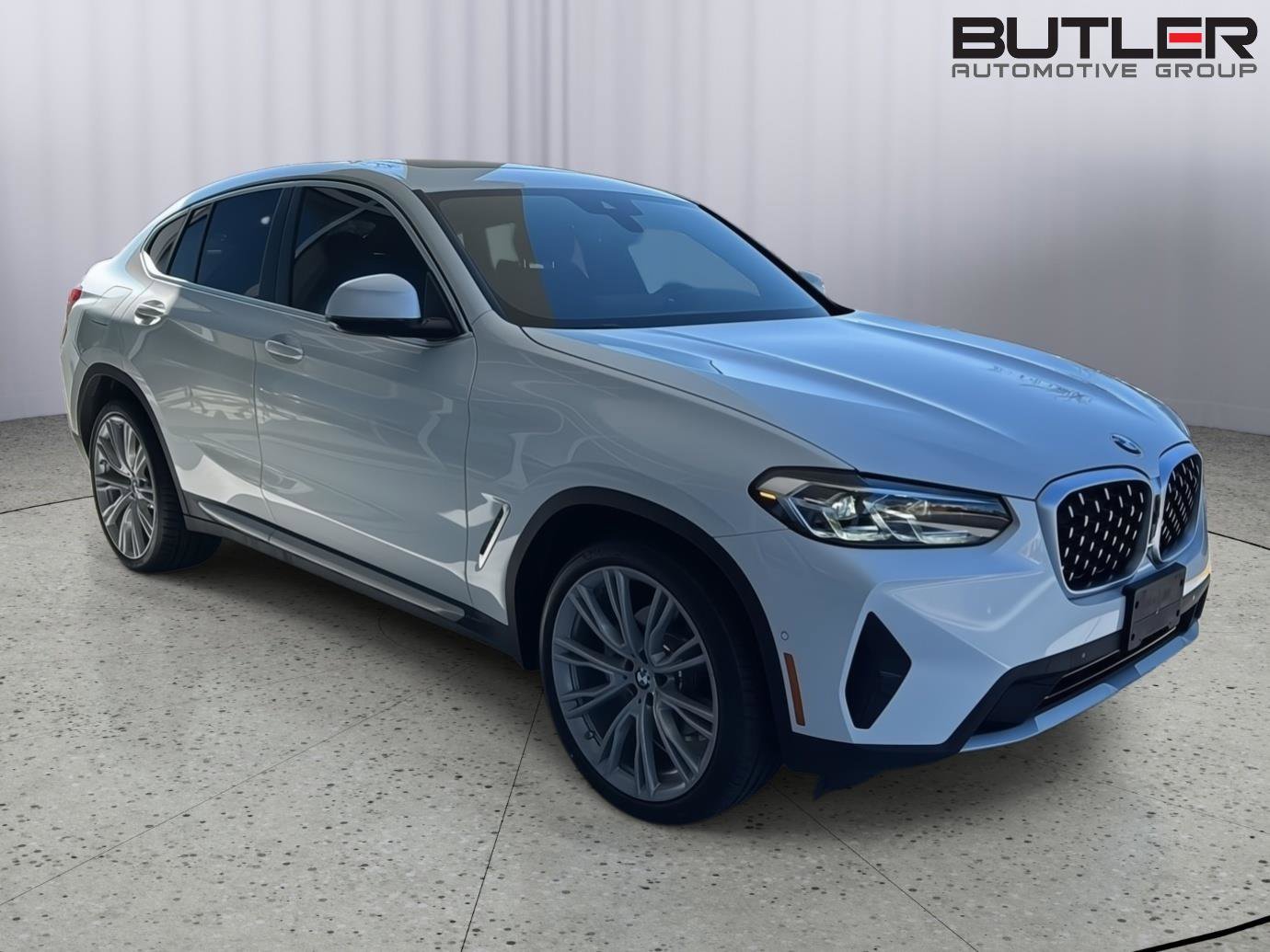 Certified 2024 BMW X4 xDrive30i w/ Premium Package image 5