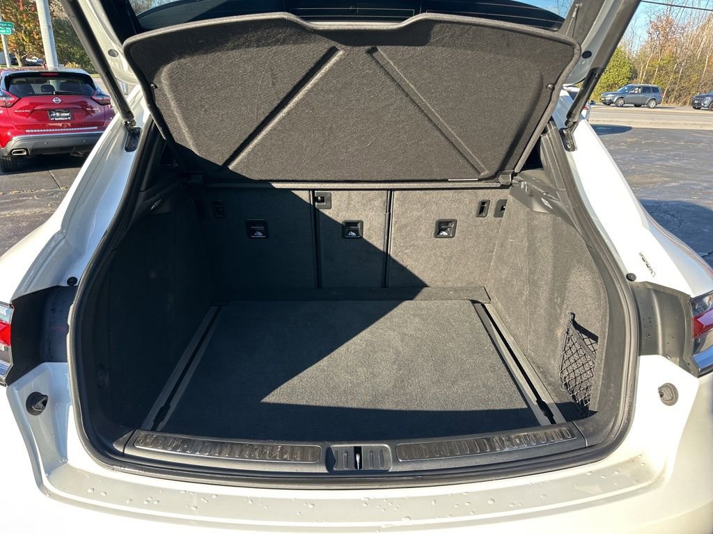 Used 2023 Porsche Macan Base image 34