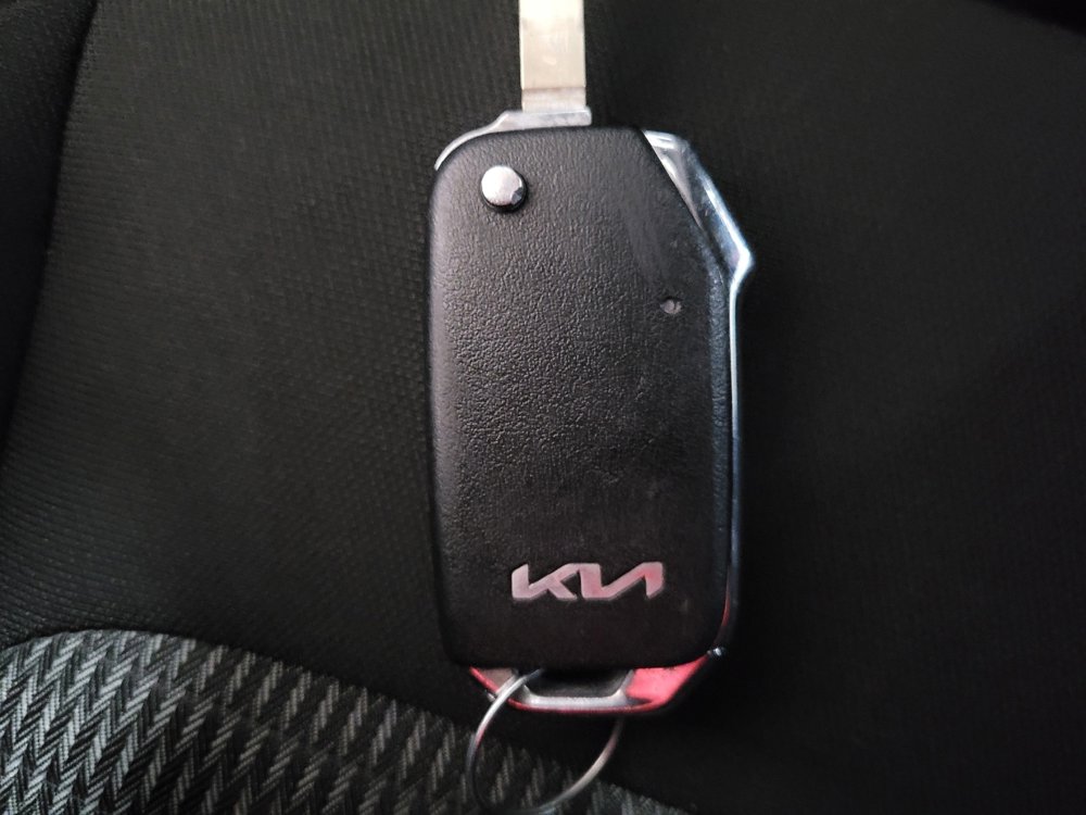 Used 2022 Kia Sorento LX image 32