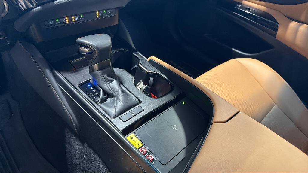 Certified 2024 Lexus ES 350 w/ Premium Package image 29