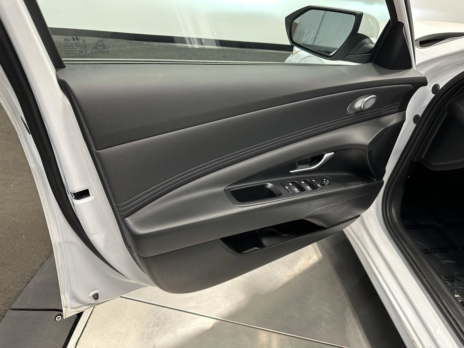 Certified 2024 Hyundai Elantra SEL w/ Convenience Package FWD image 13