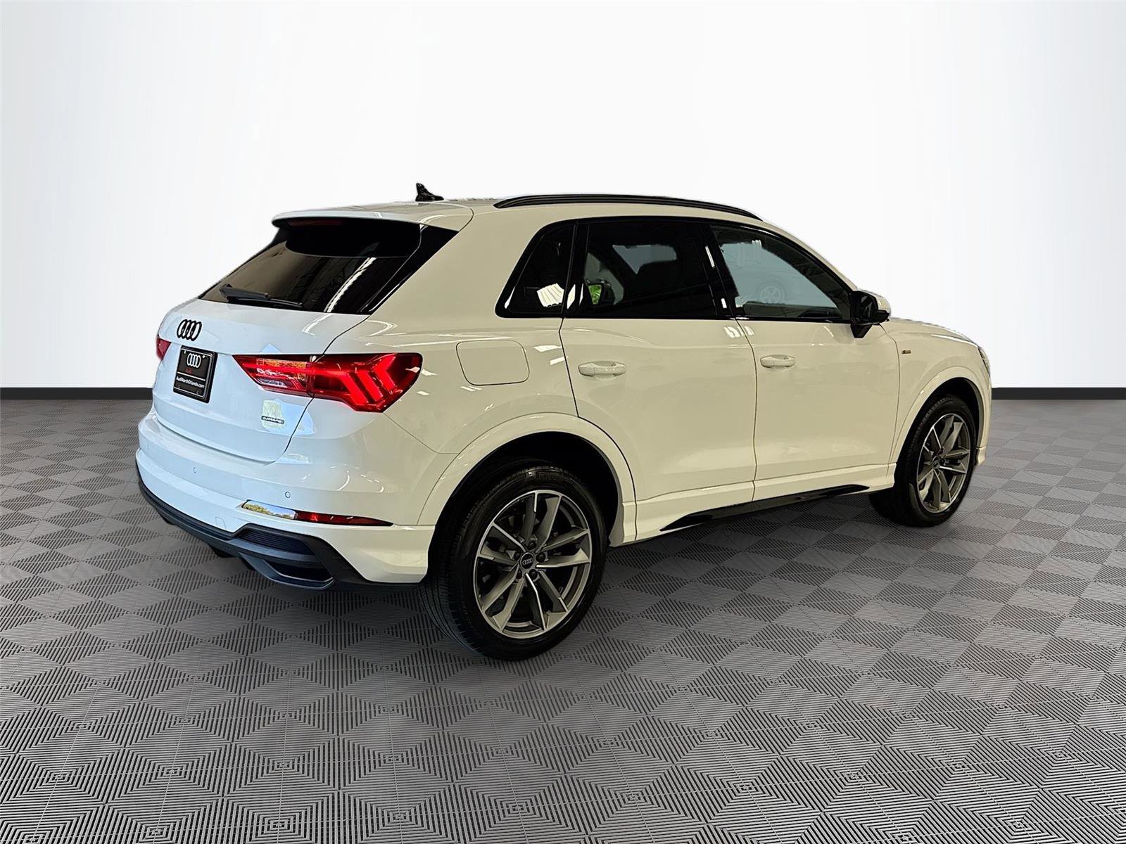 Certified 2024 Audi Q3 2.0T Premium Plus AWD/4WD image 7