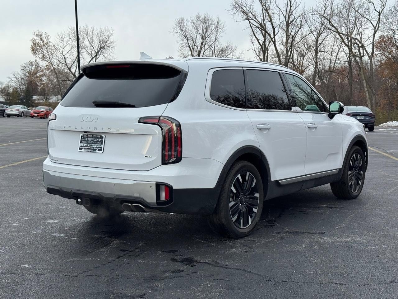 Used 2024 Kia Telluride SX Prestige w/ Towing Package image 3
