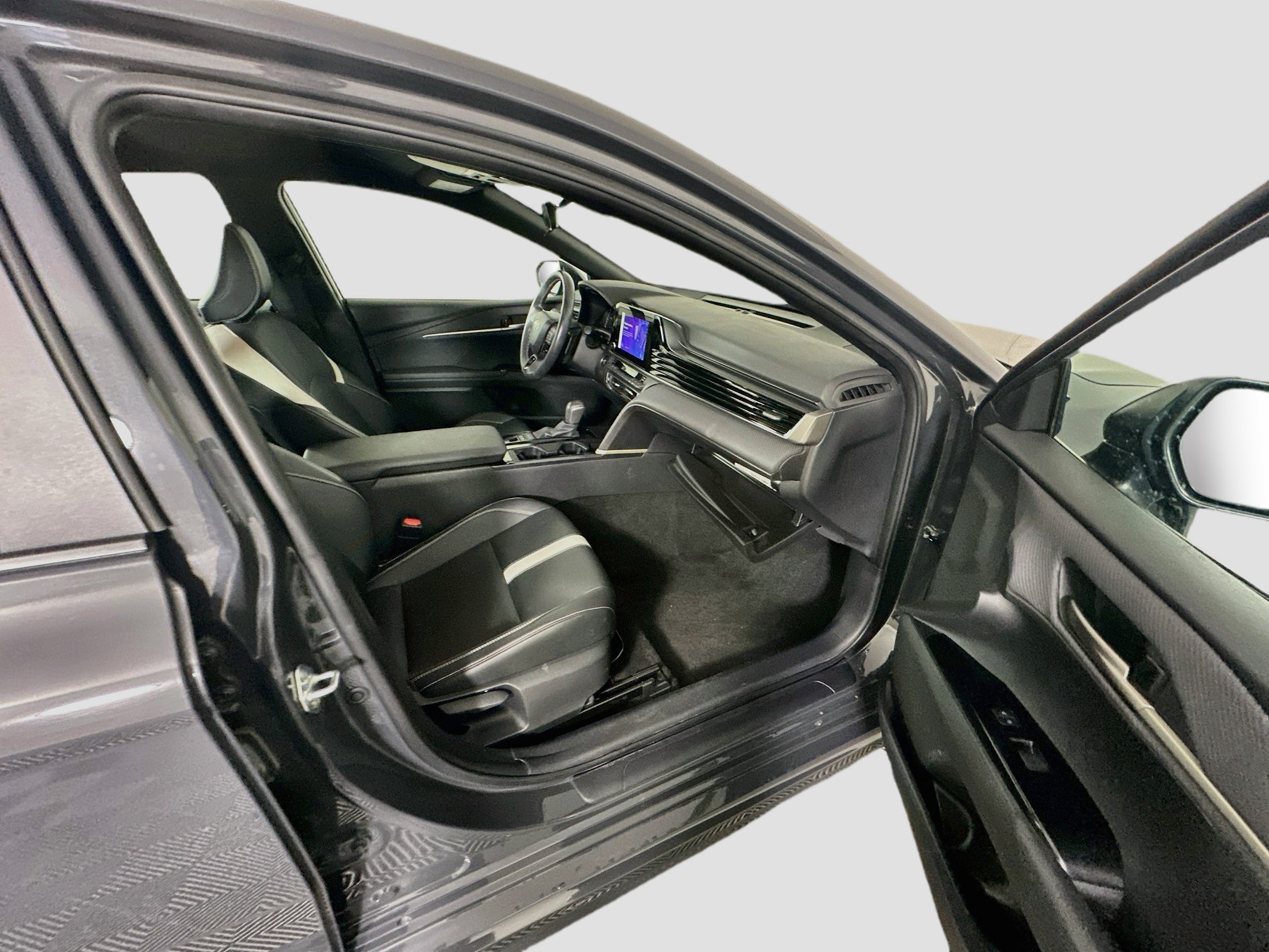 Used 2025 Toyota Camry SE FWD image 30