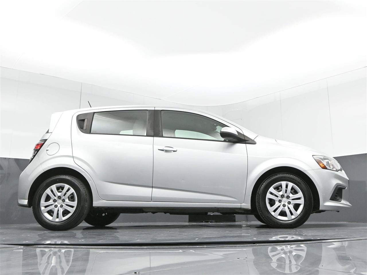Used 2020 Chevrolet Sonic LT FWD image 32